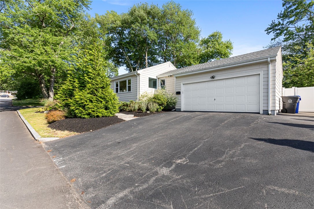 5 Interlocken Road East Providence, RI 02914 - Photo 3 of 43