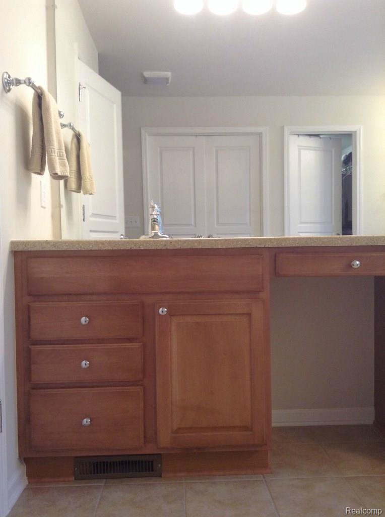 49973 Gracechurch Road Macomb, MI 48044 - Photo 13 of 18 image1.jpg