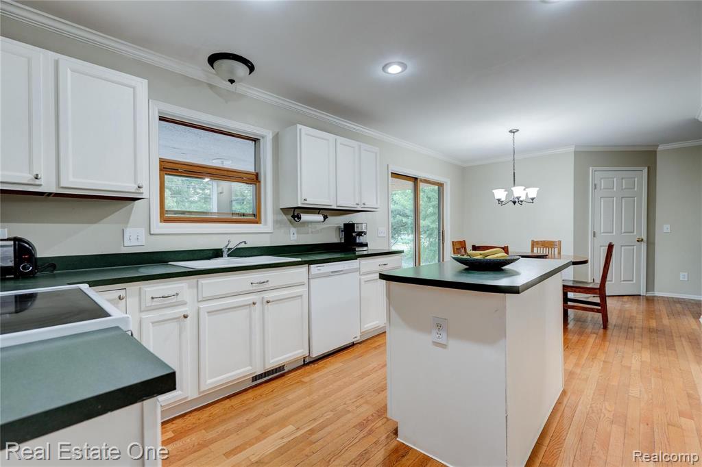 6488 Orion Road Rochester Hills, MI 48306 - Photo 10 of 28