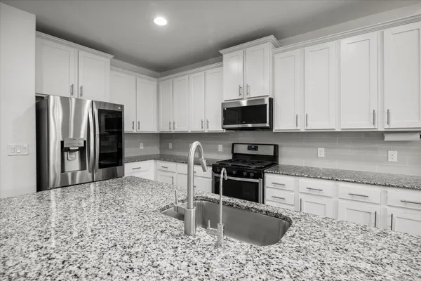 $2,850 | 405 Arrowhead Vine Street, Leander, TX 78641