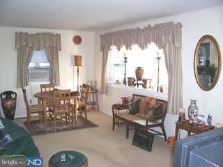 429 Colonial Road Bellmawr, NJ 08031 - Photo 3 of 6