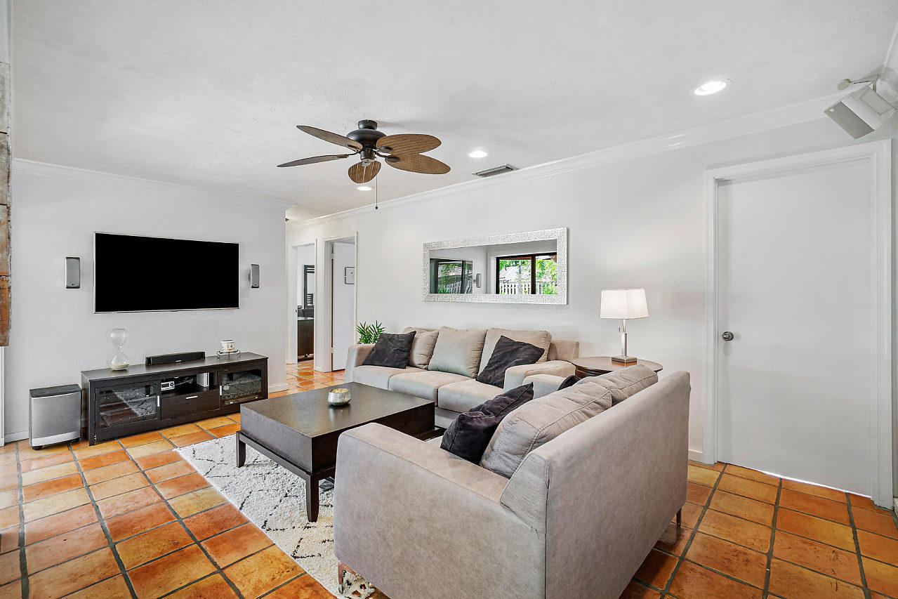2366 Northwest 30th Road Boca Raton, FL 33431 - Photo 11 of 34 011-2366NW30thRd-BocaRaton-FL-small