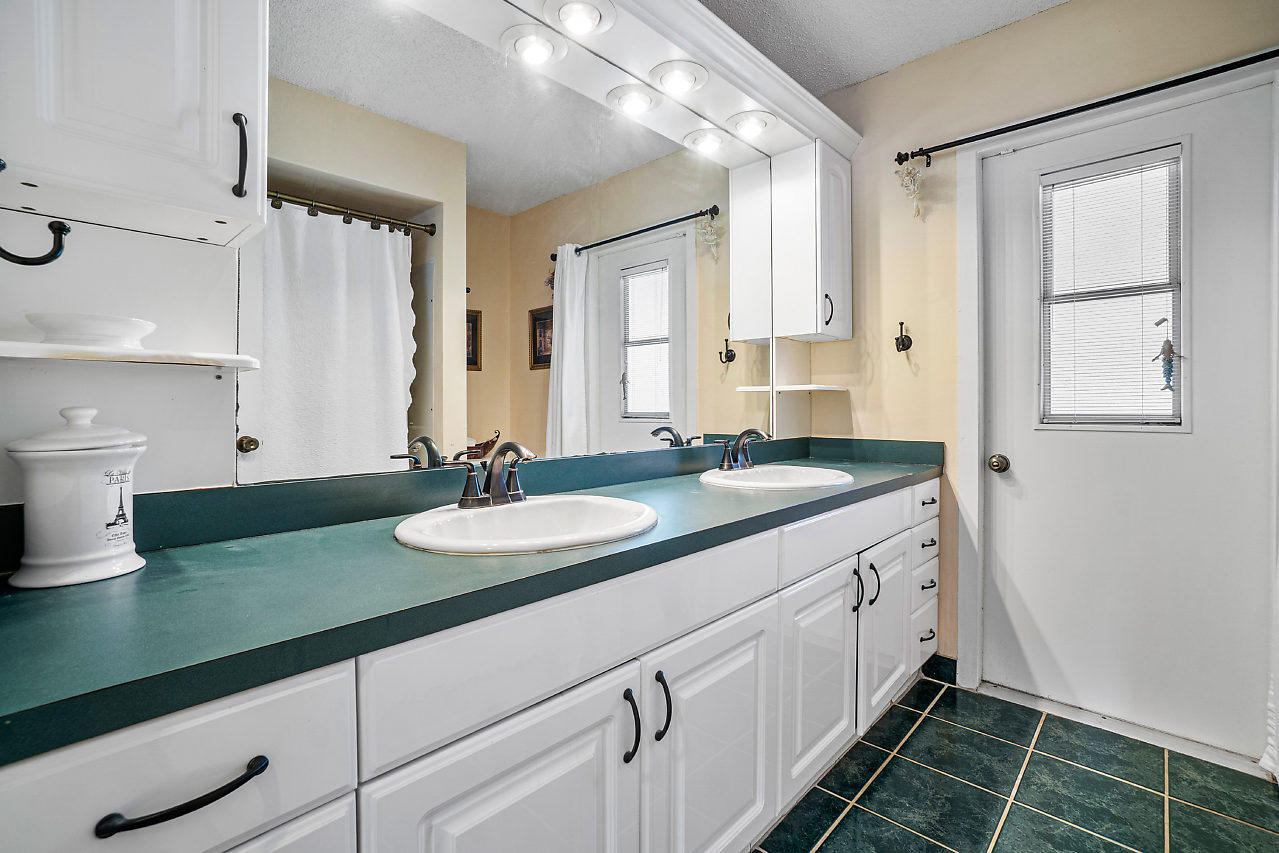 2366 Northwest 30th Road Boca Raton, FL 33431 - Photo 17 of 34 017-2366NW30thRd-BocaRaton-FL-small