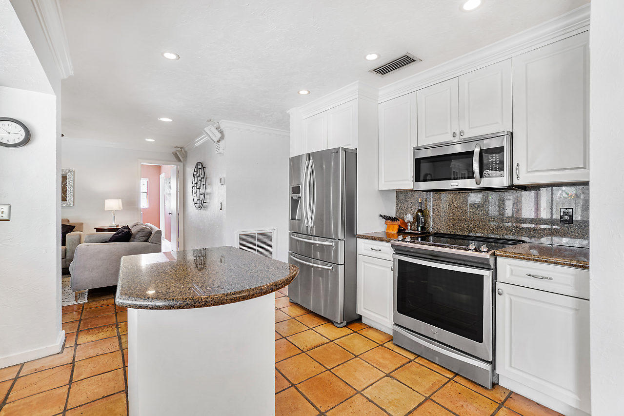 2366 Northwest 30th Road Boca Raton, FL 33431 - Photo 7 of 34 007-2366NW30thRd-BocaRaton-FL-small