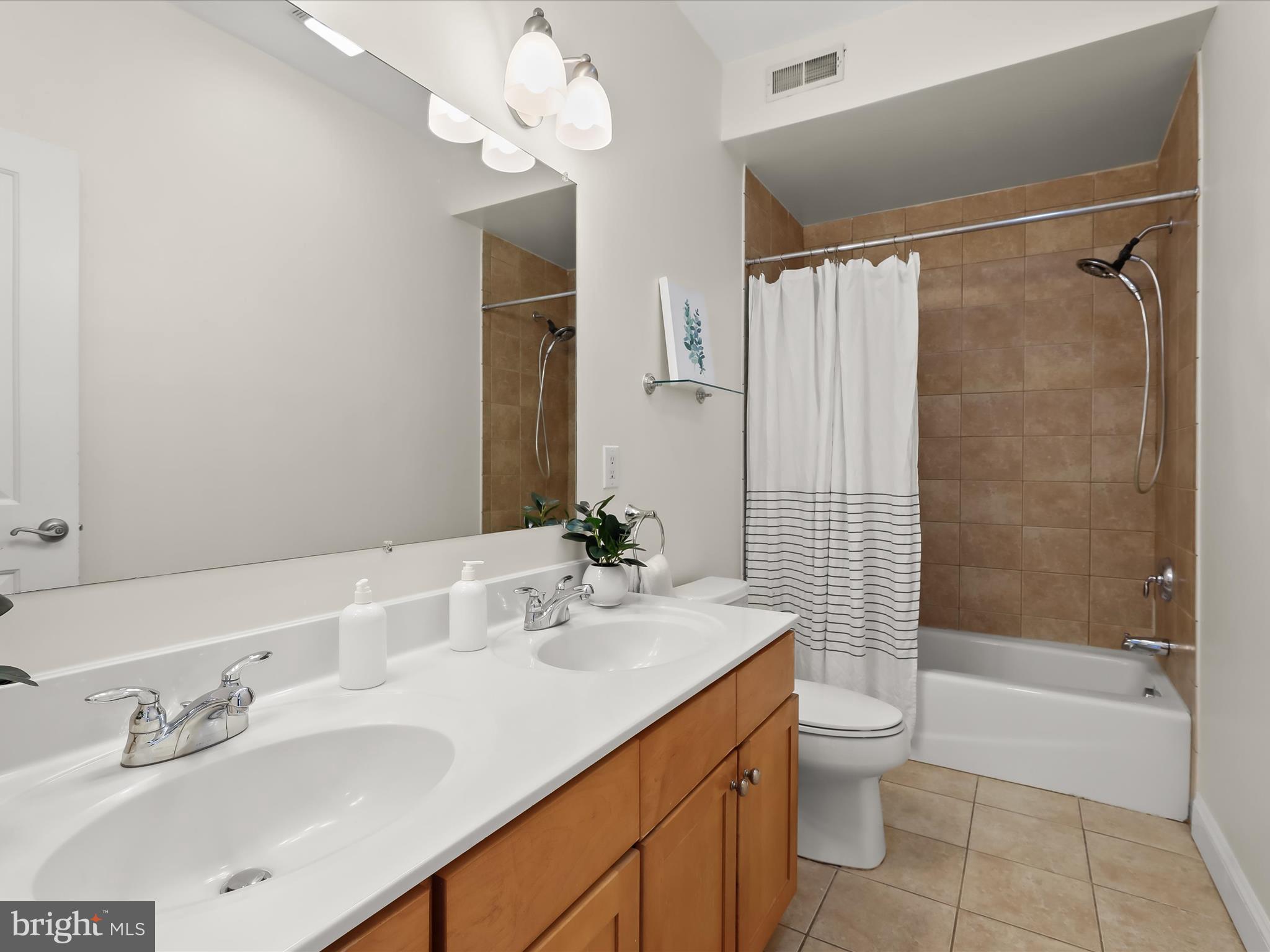 1335 Cooksie Street Baltimore, MD 21230 - Photo 25 of 46 Primary Ensuite Bathroom