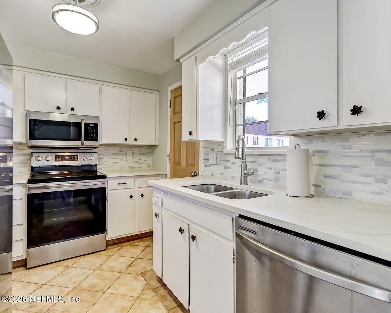 1551 El Camino Road, Unit 4 Jacksonville, FL 32216 - Photo 4 of 37 kitchen