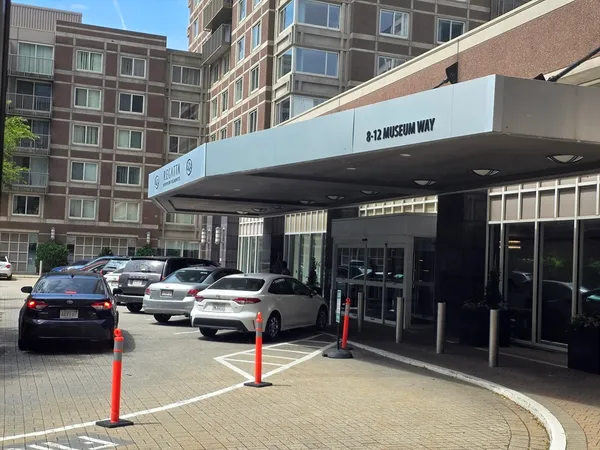 $3,400 | 10-12 Museum Way, Unit 1727, Cambridge, MA 02141