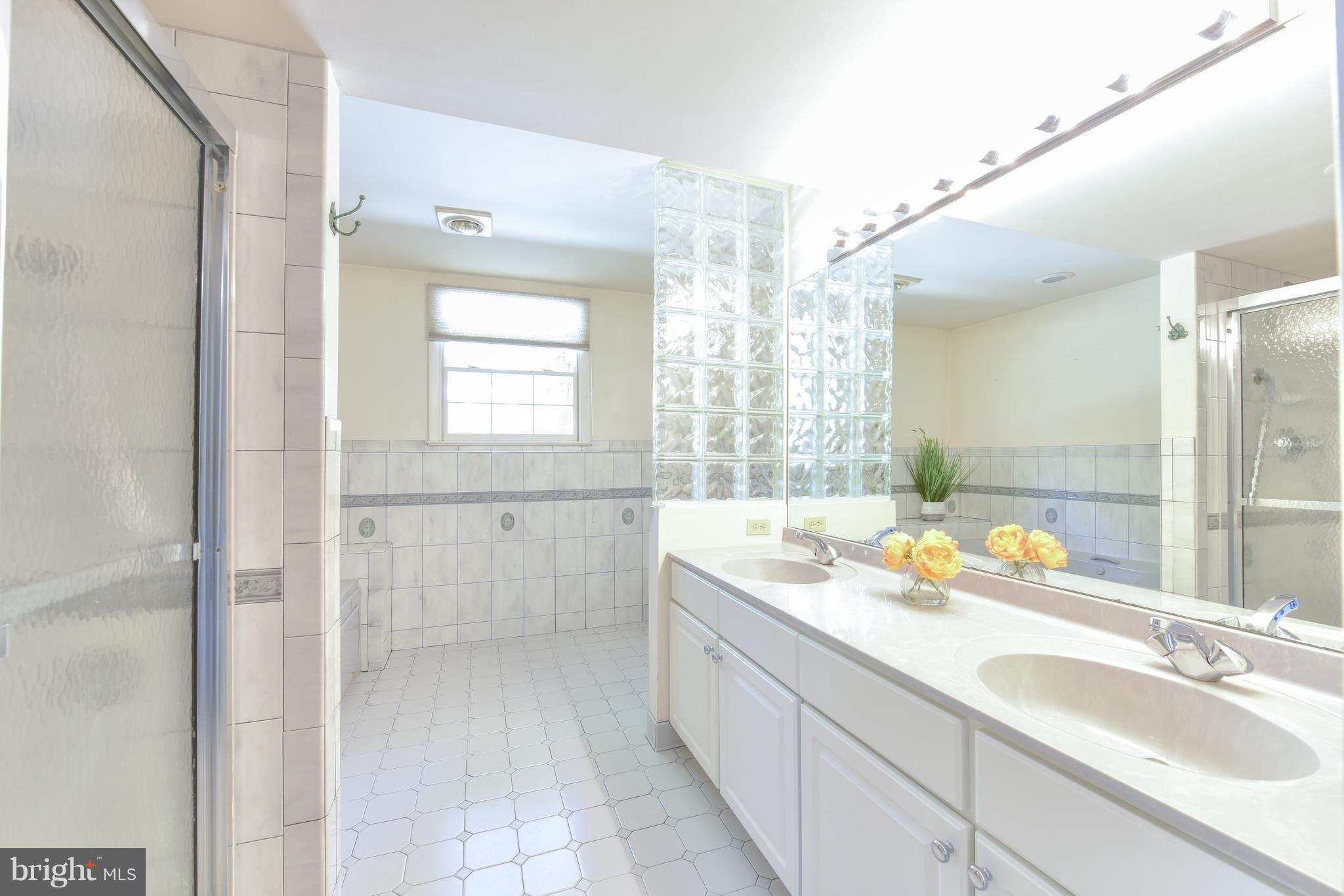 2620 Culpeper Road Alexandria, VA 22308 - Photo 18 of 30 Master Bathroom