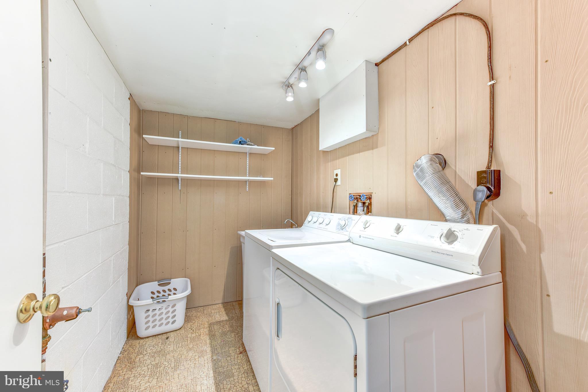 2620 Culpeper Road Alexandria, VA 22308 - Photo 24 of 30 Washer/Dryer