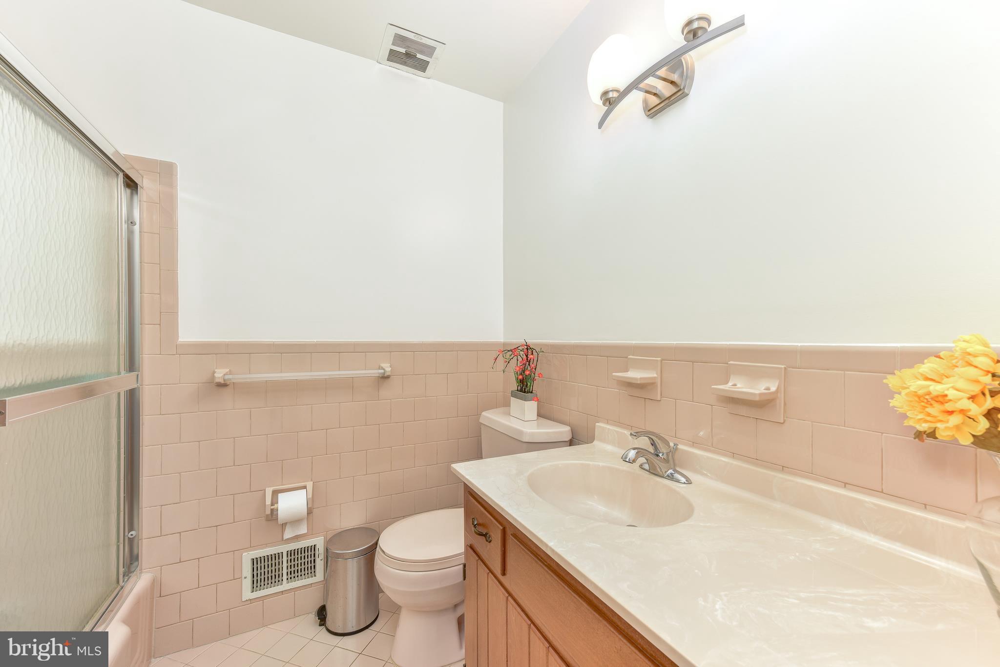 2620 Culpeper Road Alexandria, VA 22308 - Photo 10 of 30 Hall Bath