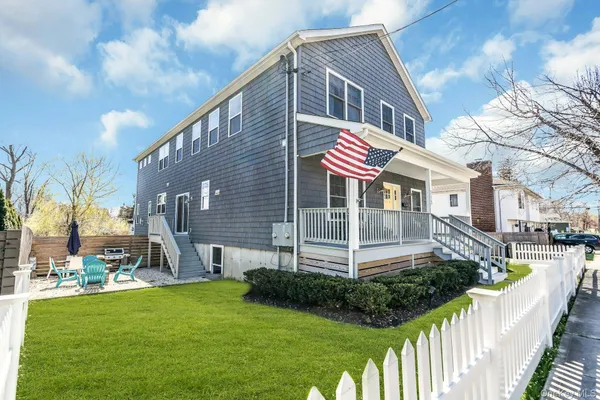 $1,675,000 | 215 North Street, Greenport, NY 11944