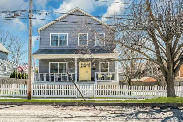 $1,675,000 | 215 North Street, Greenport, NY 11944
