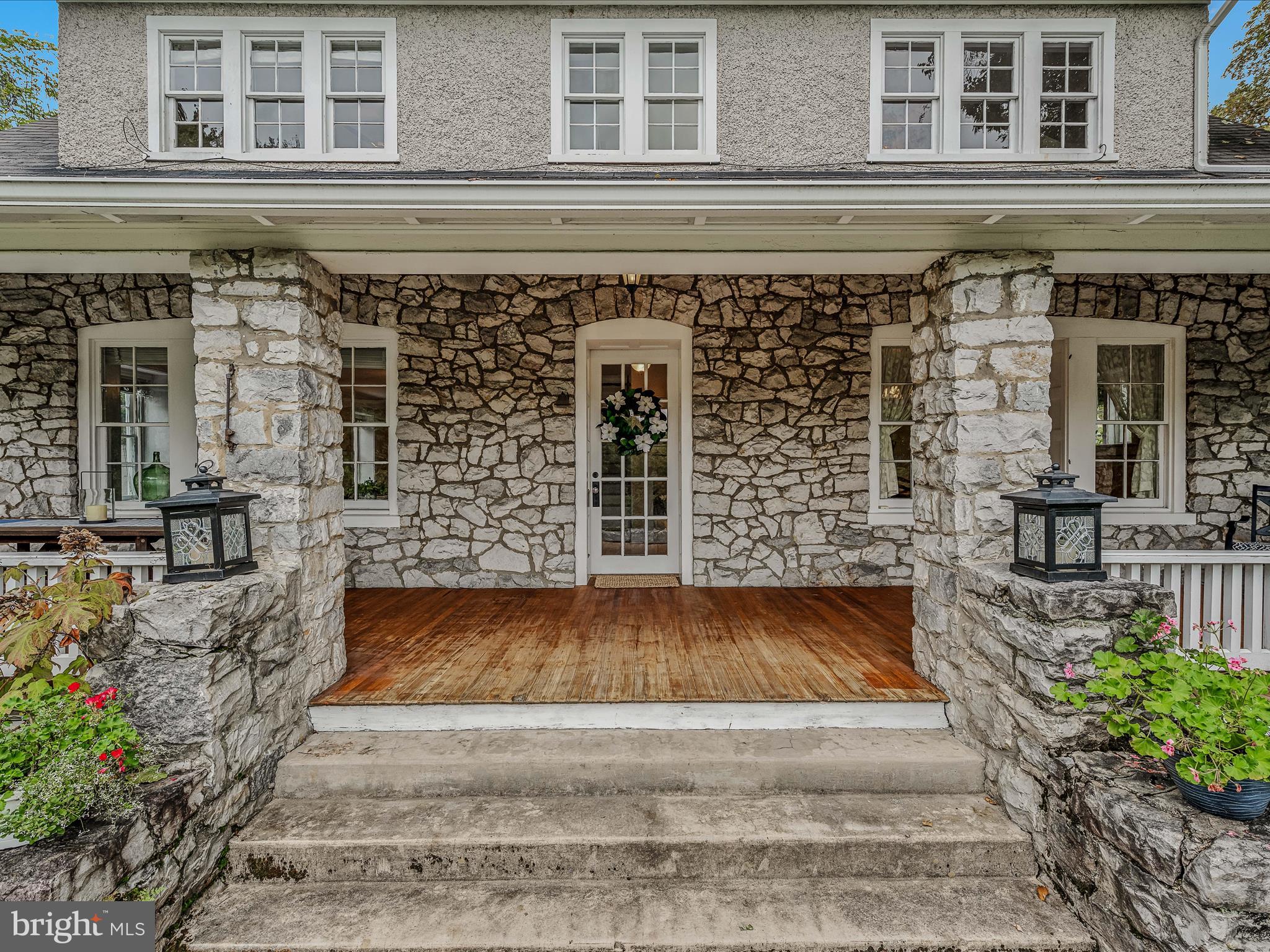 491 Cacapon Road Berkeley Springs, WV 25411 - Photo 4 of 61 Front Entrance
