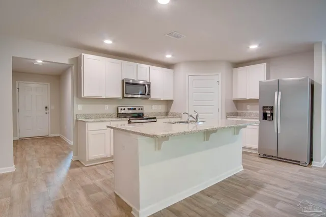 $1,845 | 7818 Lakeside Oaks Drive, Pensacola, FL 32526