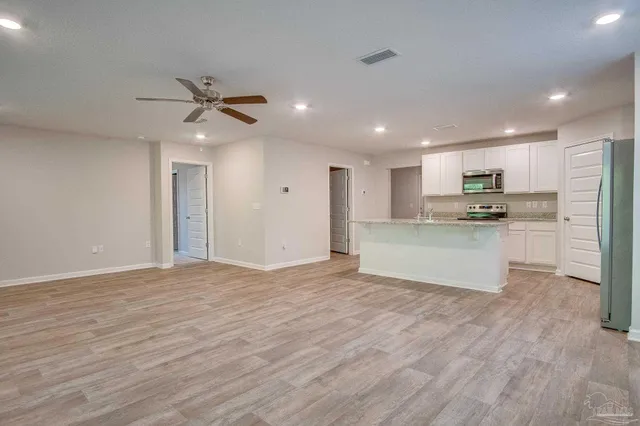 $1,845 | 7818 Lakeside Oaks Drive, Pensacola, FL 32526