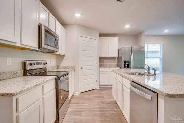 $1,845 | 7818 Lakeside Oaks Drive, Pensacola, FL 32526