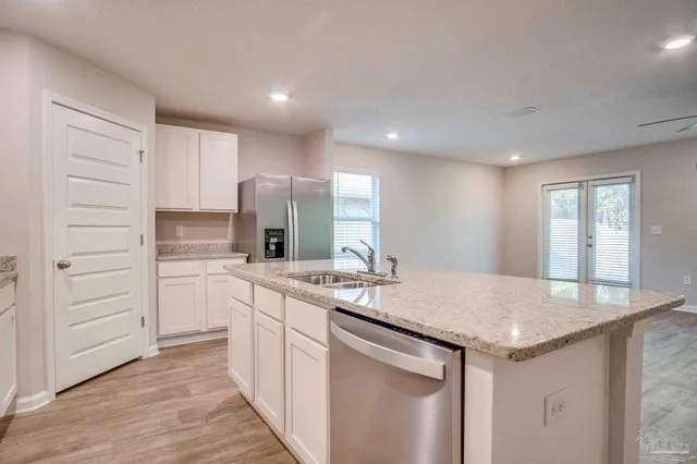 $1,845 | 7818 Lakeside Oaks Drive, Pensacola, FL 32526