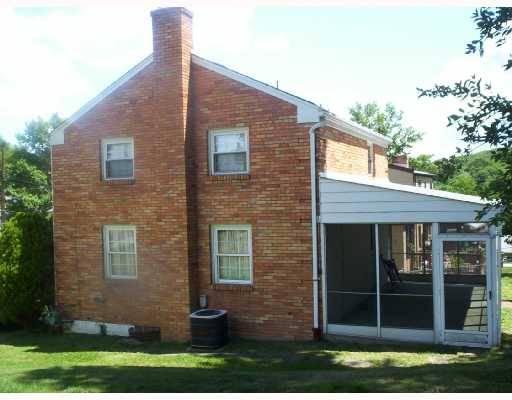 126 Kaylor Road Pittsburgh, PA 15237 - Photo 6 of 7 Exterior Front.