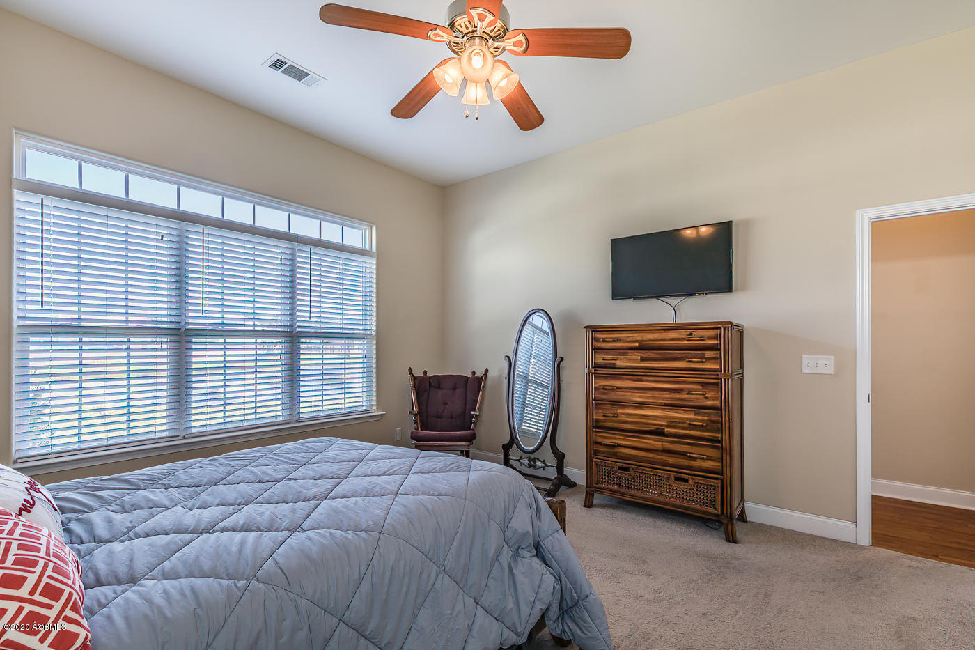 55 Providence Way Ridgeland, SC 29936 - Photo 21 of 42 21 Primary suite