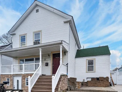$425,000 | 15 Manning Street, Marlborough, MA 01752