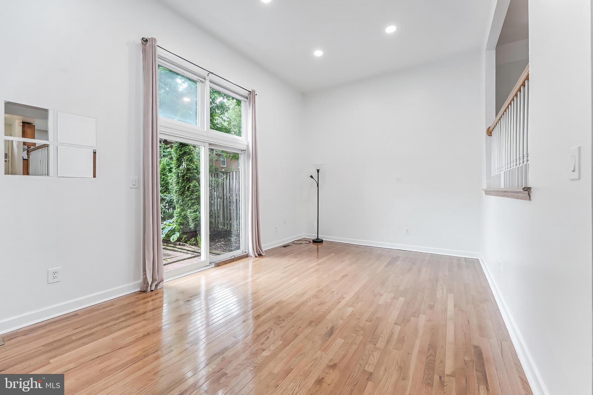 2331 Harleyford Court Reston, VA 20191 - Photo 17 of 40 Bright and airy open space awaits.