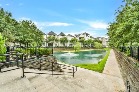 $499,000 | 2058 Fannin Station North, Houston, TX 77045