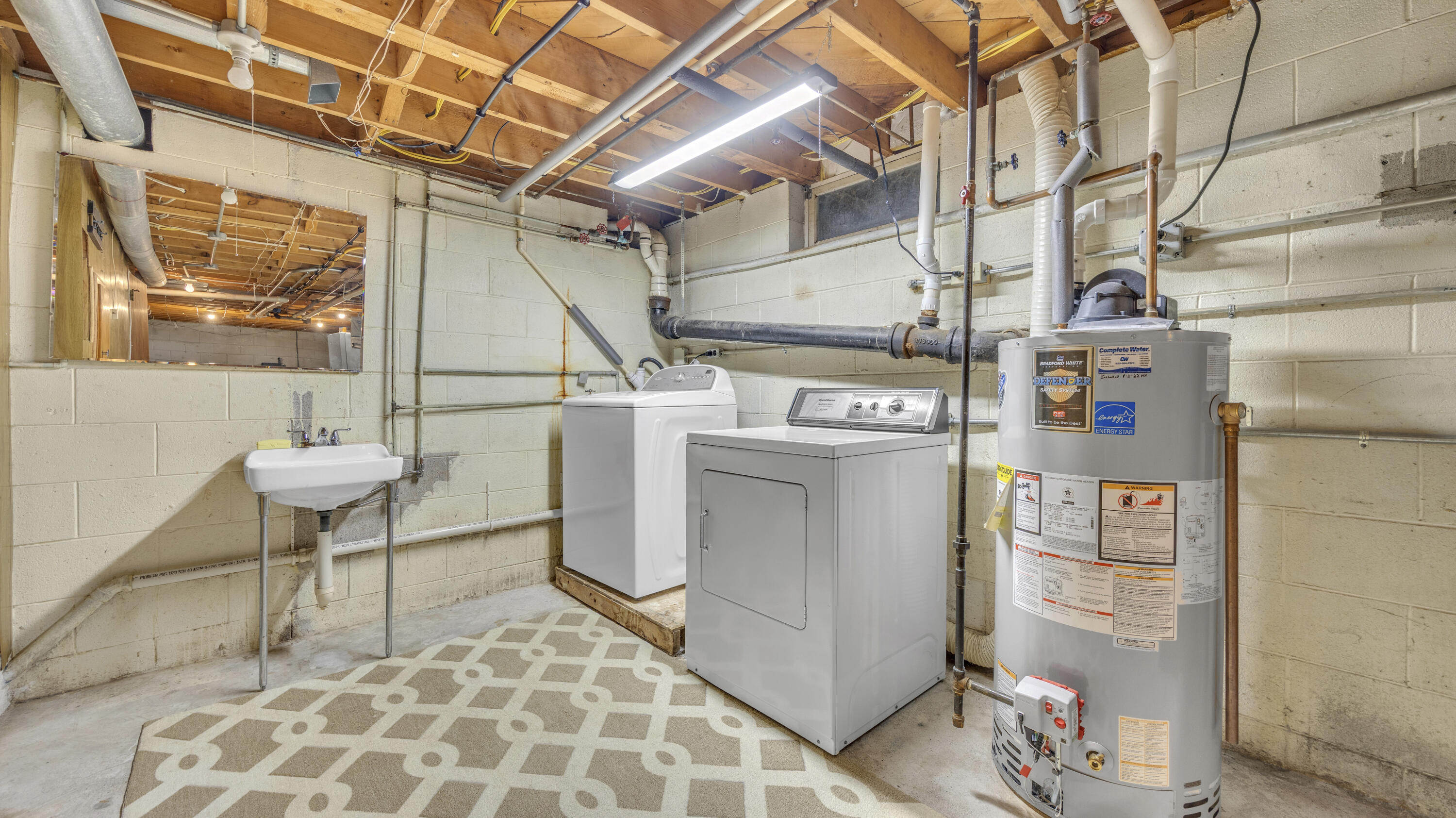 W2184 Rowe Road Herman, WI 53083 - Photo 24 of 40 Laundry Room
