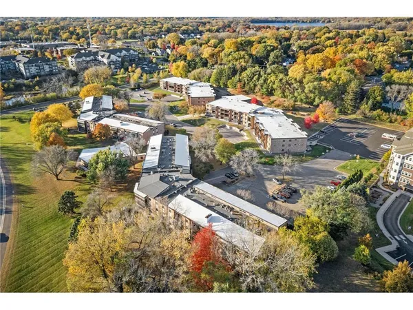 $120,000 | 2670 Oxford Street North, Unit 202, Roseville, MN 55113