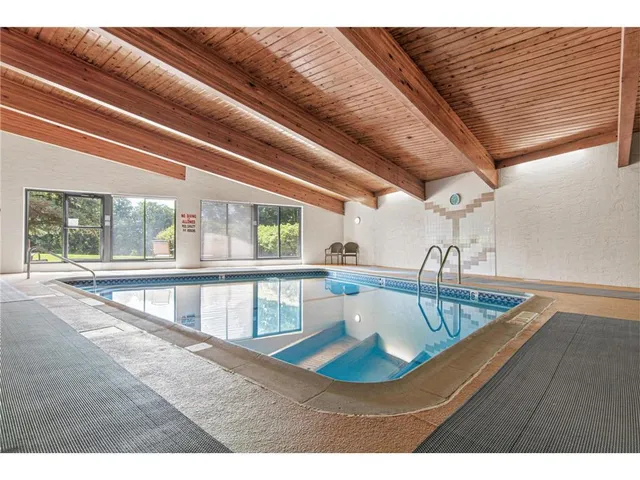 $120,000 | 2670 Oxford Street North, Unit 202, Roseville, MN 55113