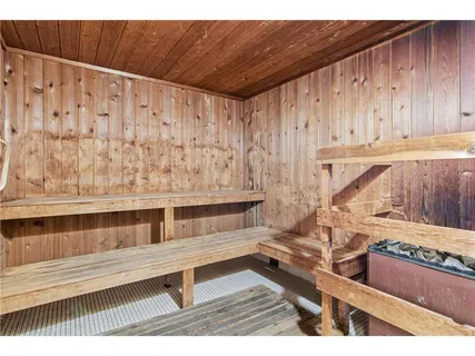 $120,000 | 2670 Oxford Street North, Unit 202, Roseville, MN 55113