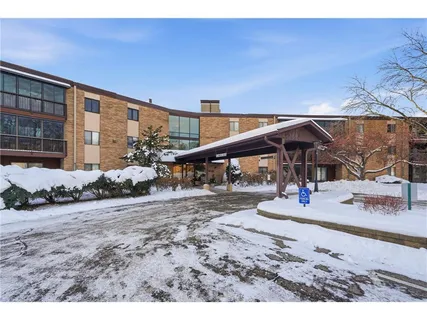 $120,000 | 2670 Oxford Street North, Unit 202, Roseville, MN 55113