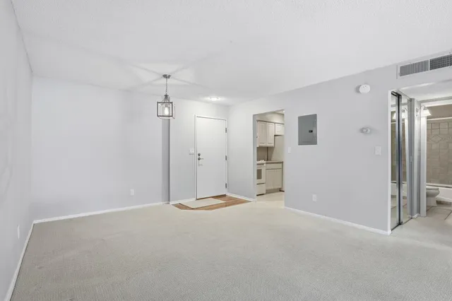 $120,000 | 2670 Oxford Street North, Unit 202, Roseville, MN 55113