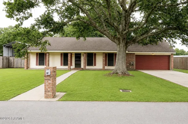 $360,000 | 107 West Bayou Shore Street, Lafayette, LA 70508