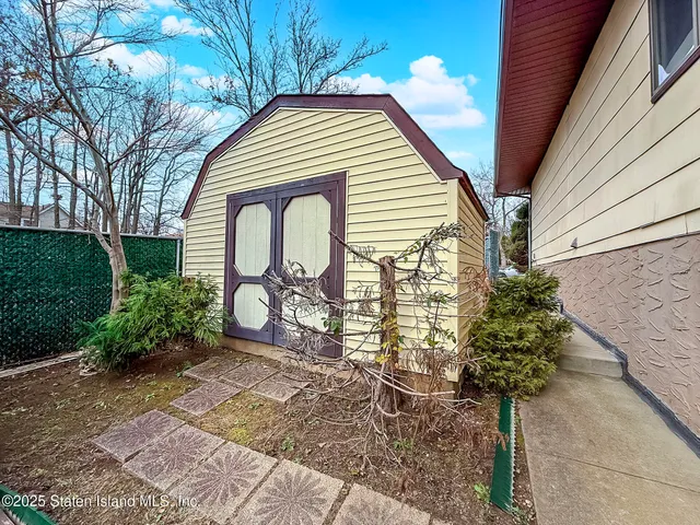 $659,000 | 850 Rensselaer Avenue | Woodrow