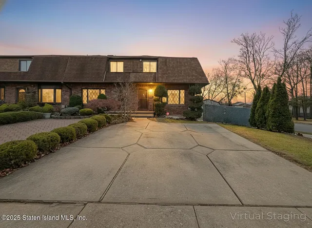 $659,000 | 850 Rensselaer Avenue | Woodrow