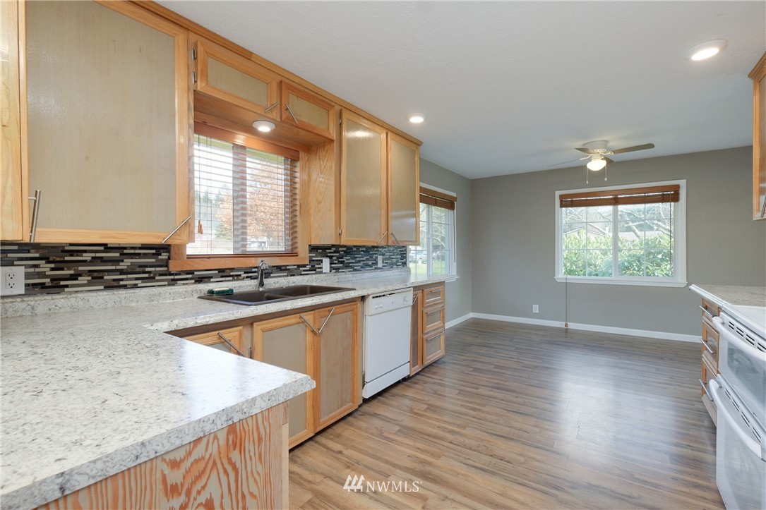 5477 Lake Valley Road Southeast Port Orchard, WA 98367 - Photo 12 of 37 Gallery Image 12