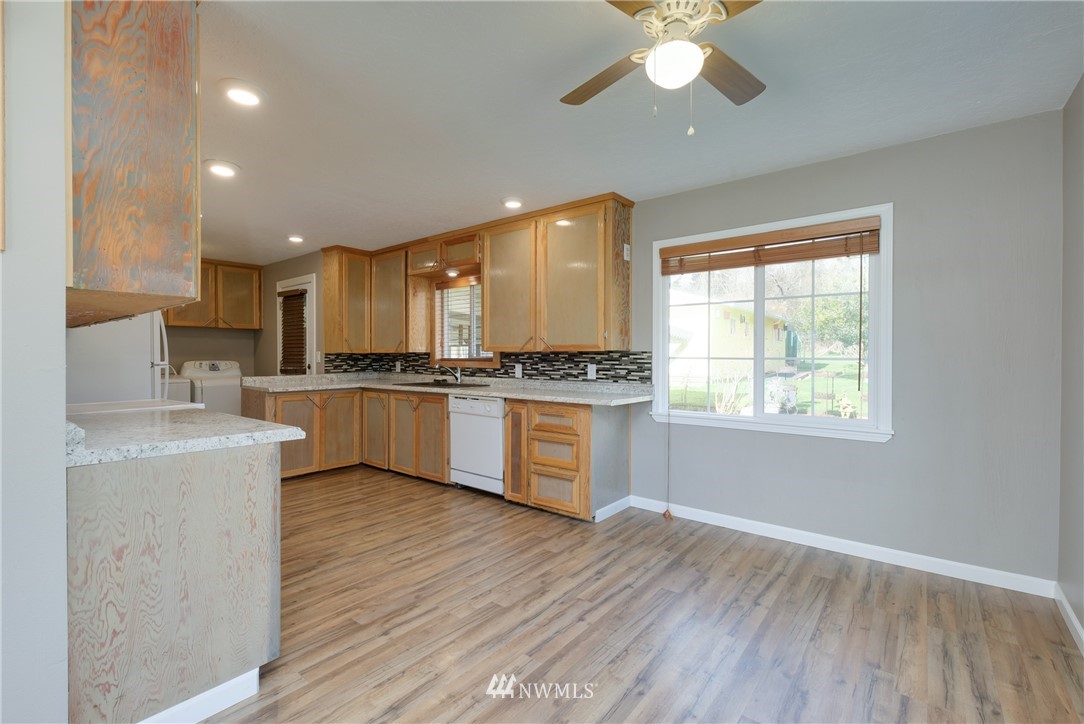 5477 Lake Valley Road Southeast Port Orchard, WA 98367 - Photo 10 of 37 Gallery Image 10