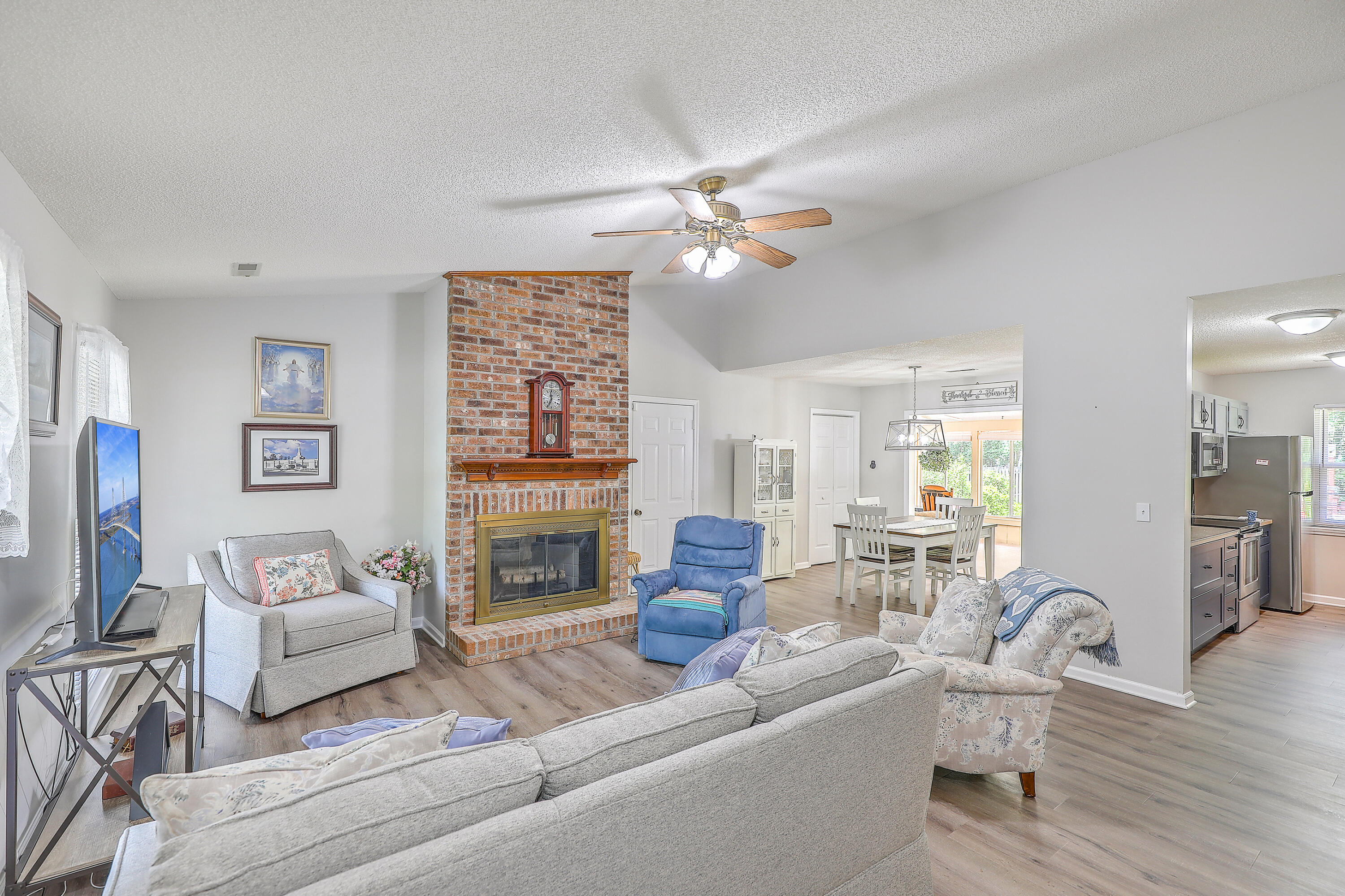 116 Commons Way Goose Creek, SC 29445 - Photo 5 of 23 0W7A8818_19_20_21_22_23_24