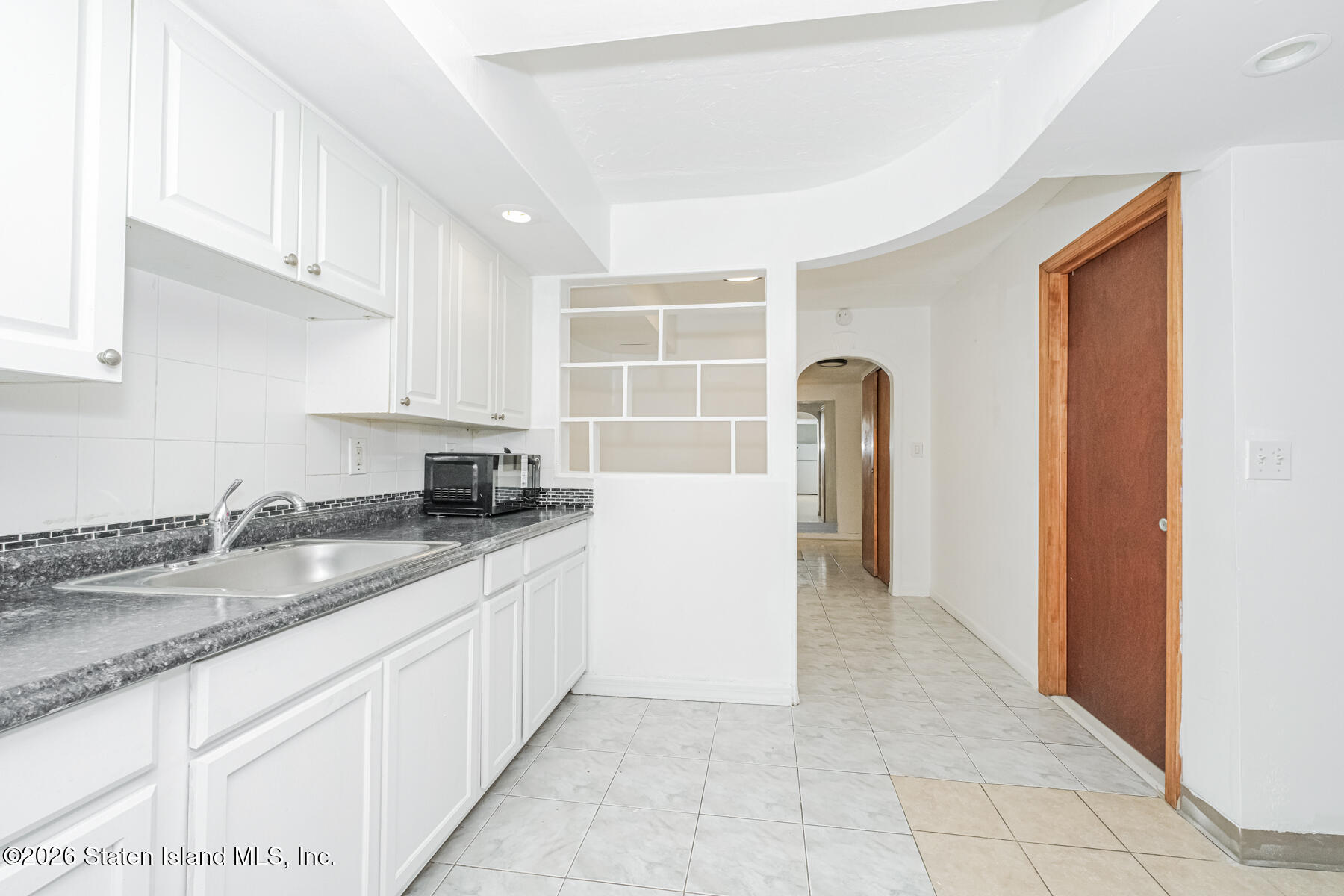 490 Clove Road, Unit MS Staten Island, NY 10310 - Photo 8 of 20 Kitchen