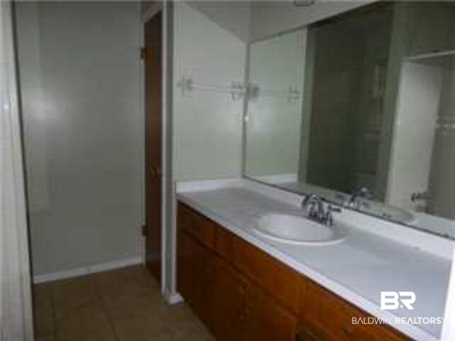 1290 Burnt Tree Drive East Mobile, AL 36695 - Photo 13 of 15 Master Bathroom