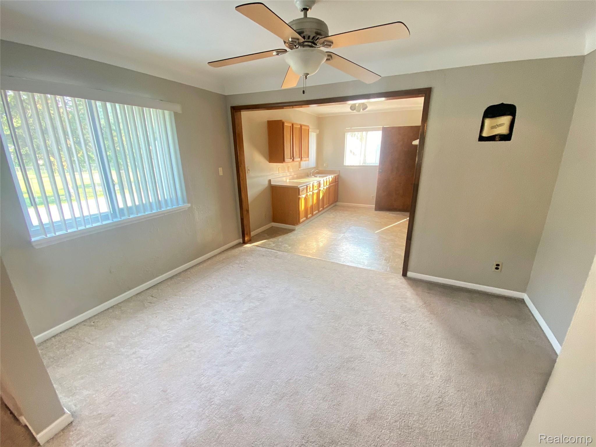 43341 Utica Road Sterling Heights, MI 48314 - Photo 6 of 18 Dining Room