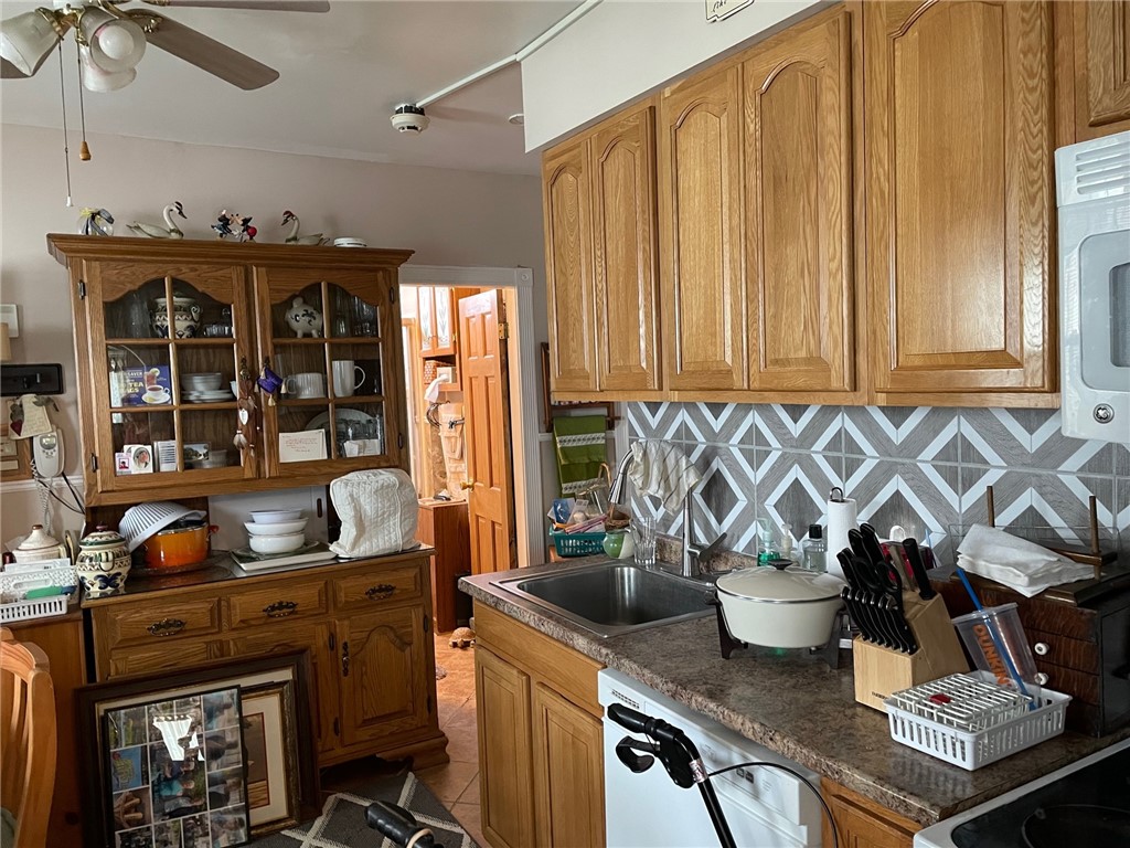 636 Great Road North Smithfield, RI 02896 - Photo 3 of 14