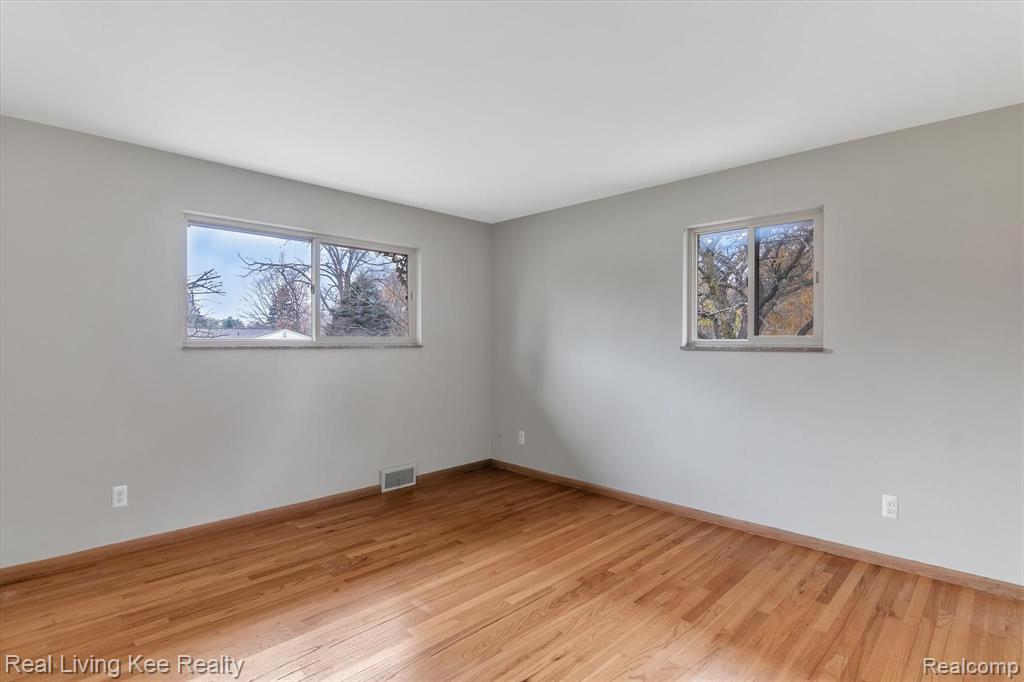 710 Castlebar Drive Rochester Hills, MI 48309 - Photo 18 of 35