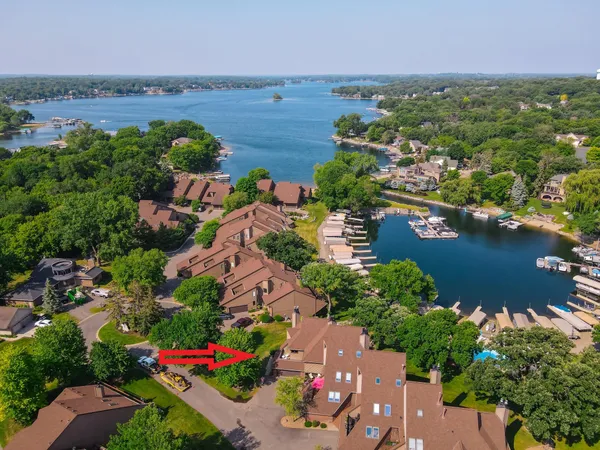 $770,000 | 6568 Harborview Circle Northeast, Prior Lake, MN 55372