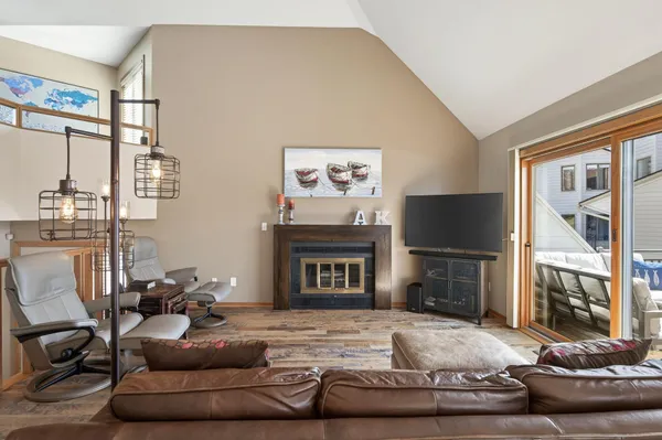 $770,000 | 6568 Harborview Circle Northeast, Prior Lake, MN 55372