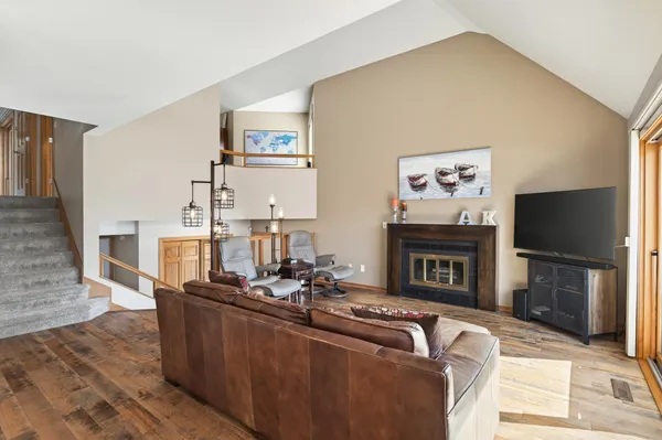 $770,000 | 6568 Harborview Circle Northeast, Prior Lake, MN 55372