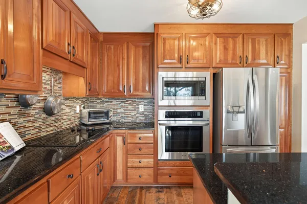 $770,000 | 6568 Harborview Circle Northeast, Prior Lake, MN 55372