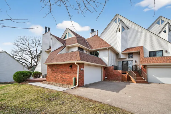 $770,000 | 6568 Harborview Circle Northeast, Prior Lake, MN 55372