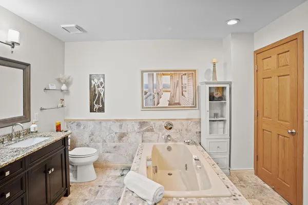 $770,000 | 6568 Harborview Circle Northeast, Prior Lake, MN 55372