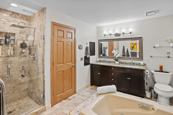 $770,000 | 6568 Harborview Circle Northeast, Prior Lake, MN 55372